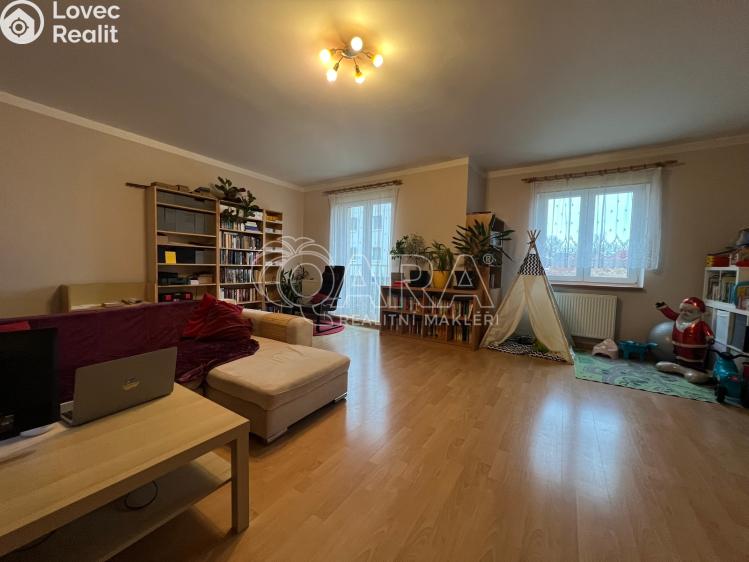 Pronájem bytu 3+1 Praha, Toužimská 918/36a č. 3