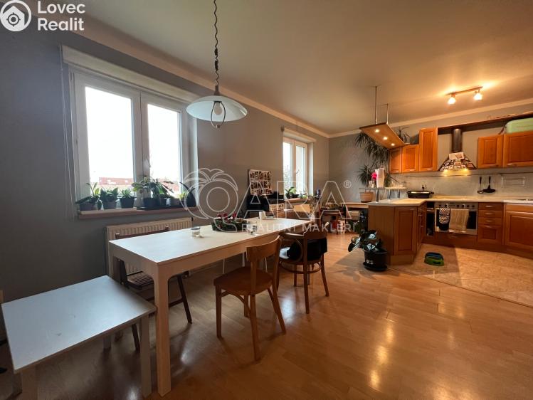 Pronájem bytu 3+1 Praha, Toužimská 918/36a č. 8