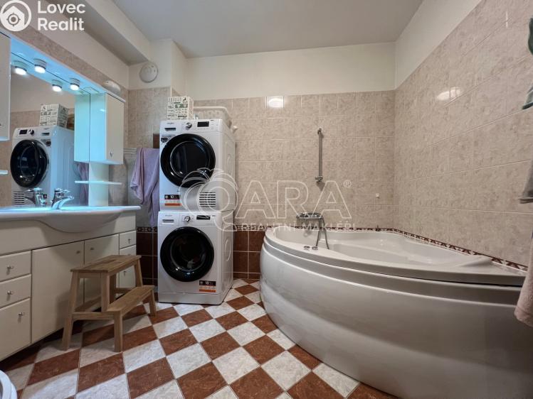 Pronájem bytu 3+1 Praha, Toužimská 918/36a č. 12