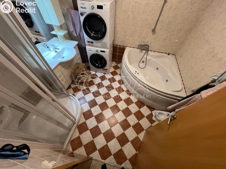 Pronájem bytu 3+1 Praha, Toužimská 918/36a č. 15