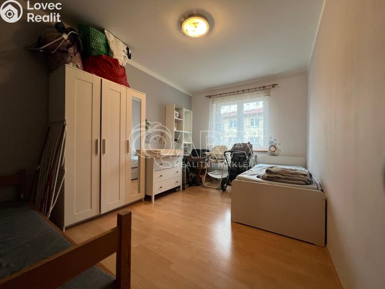 Pronájem bytu 3+1 Praha, Toužimská 918/36a č. 23