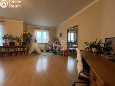 Pronájem bytu 3+1 Praha, Toužimská č. 4