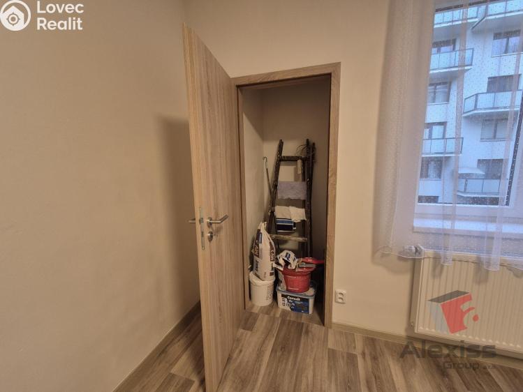 Pronájem bytu 3+KK Praha, Vrázova 2243/7 č. 14