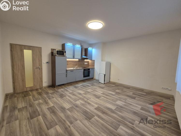 Pronájem bytu 3+KK Praha, Vrázova 2243/7 č. 4