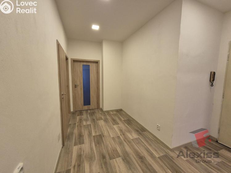 Pronájem bytu 3+KK Praha, Vrázova 2243/7 č. 6