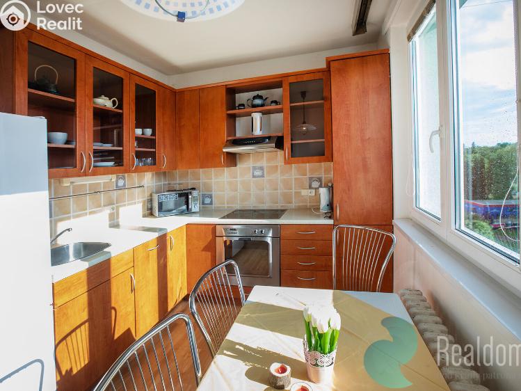 Pronájem bytu 3+1 Praha, Nedašovská č. 1