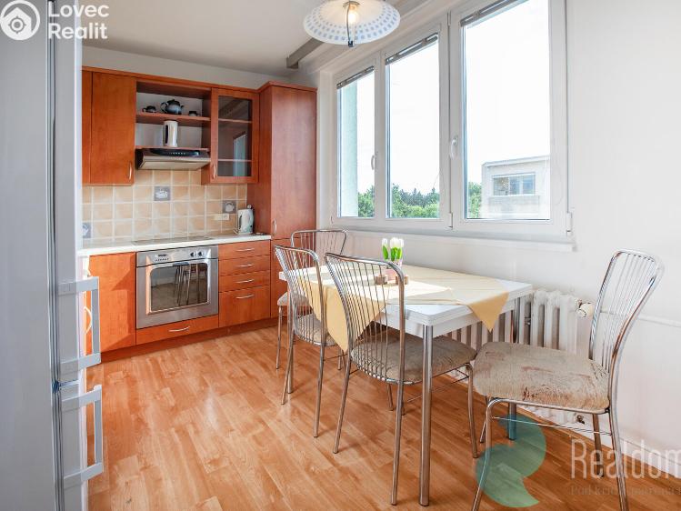 Pronájem bytu 3+1 Praha, Nedašovská č. 2