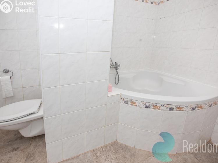 Pronájem bytu 3+1 Praha, Nedašovská č. 11