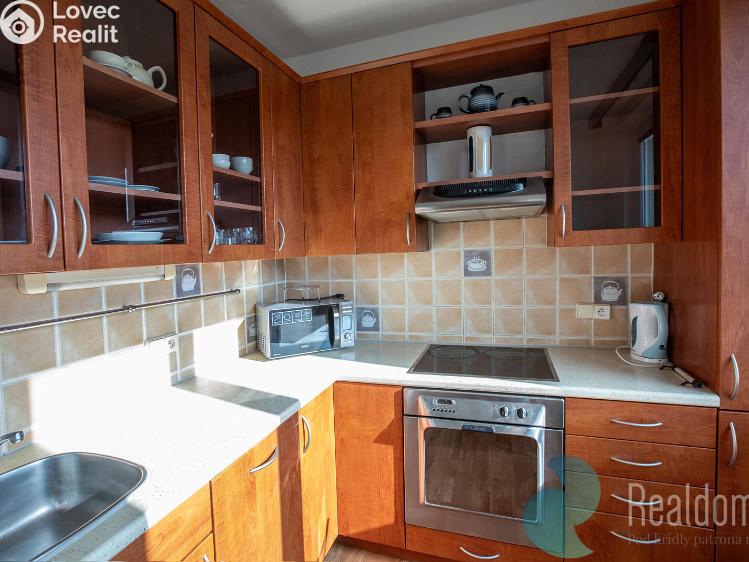 Pronájem bytu 3+1 Praha, Nedašovská č. 12