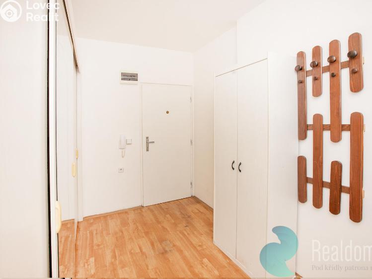 Pronájem bytu 3+1 Praha, Nedašovská č. 13