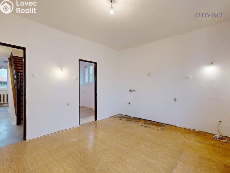 Prodej rodinného domu Praha, Chotěnovská 1381 č. 27