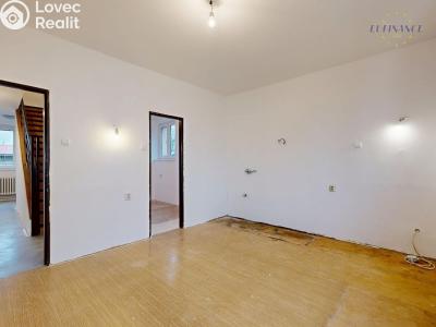 Продаж сімейного будинку Praha, Chotěnovská 1381 č. 27