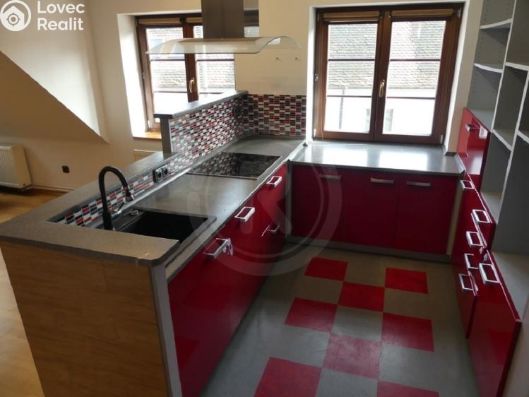 Продаж багатоквартирного будинку Netolice, Staré Město 133 č. 28