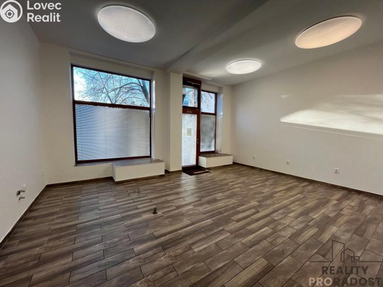 Rent commercial space Ostrava, Macharova č. 1