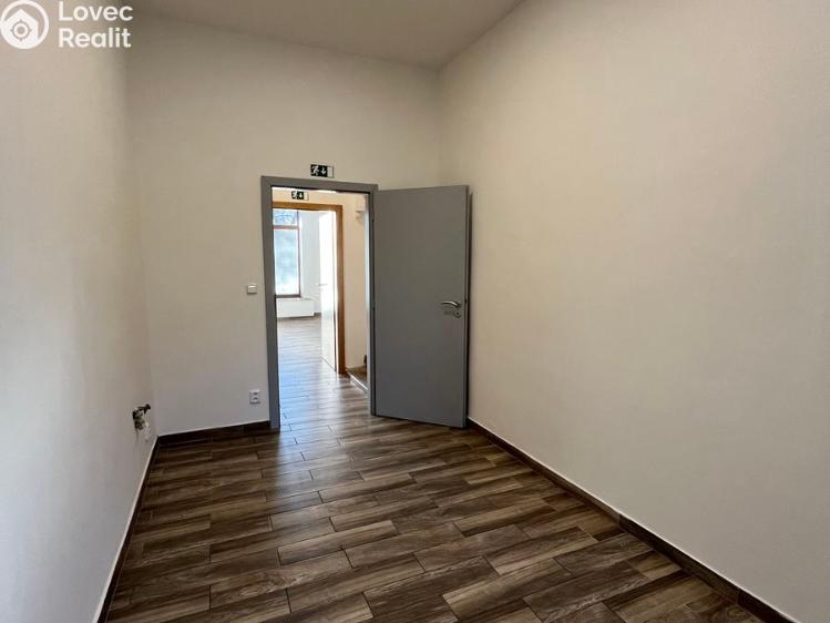 Rent commercial space Ostrava, Macharova č. 8