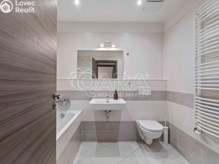 Pronájem bytu 2+KK Praha, Hlučkova 812/10 č. 7