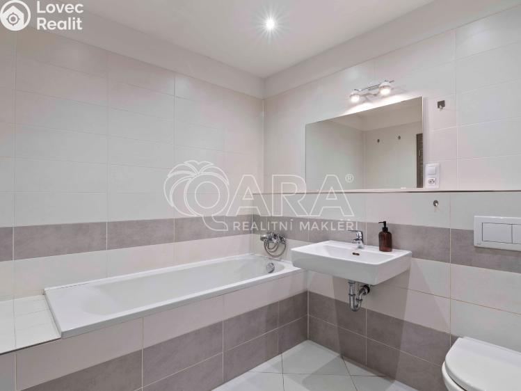 Pronájem bytu 2+KK Praha, Hlučkova 812/10 č. 8