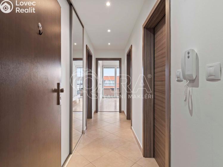 Pronájem bytu 2+KK Praha, Hlučkova 812/10 č. 11