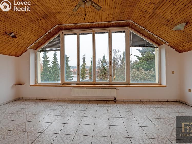 Продаж багатоквартирного будинку Želeč č. 16