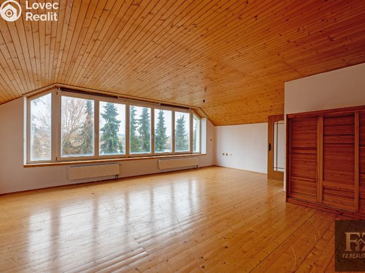 Продаж багатоквартирного будинку Želeč č. 20