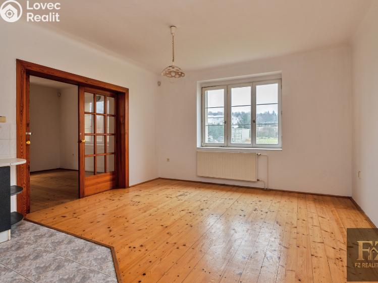 Продаж багатоквартирного будинку Želeč č. 26