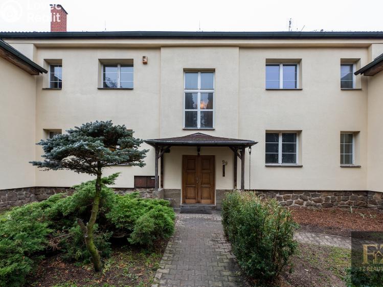 Продажа многоквартирного дома Želeč č. 13