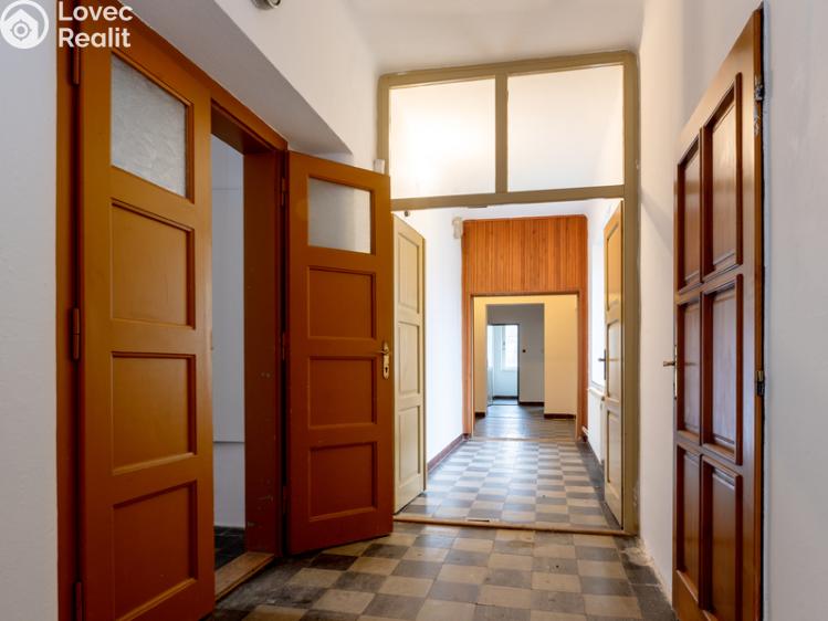 Продажа многоквартирного дома Želeč č. 31