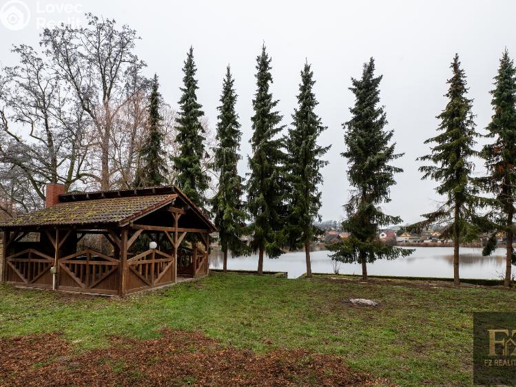 Продаж багатоквартирного будинку Želeč č. 7