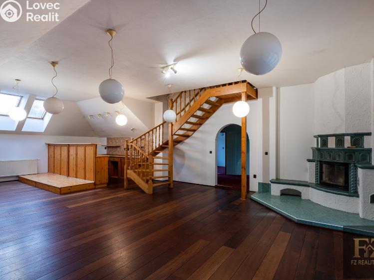 Продаж багатоквартирного будинку Želeč č. 14