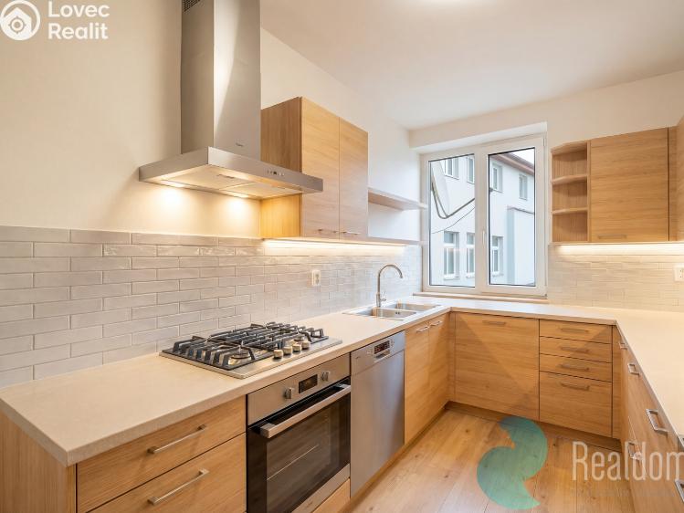 Prodej bytu 4+1 České Budějovice, Jírovcova č. 9