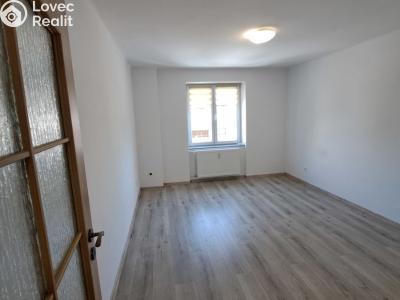 Pronájem bytu 2+1 České Budějovice, Kněžskodvorská č. 4