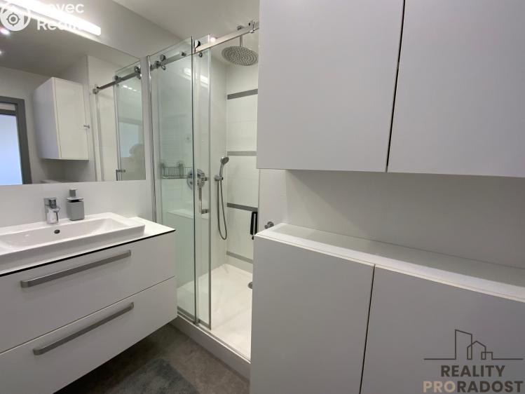 Pronájem bytu 3+1 Praha, Zárubova č. 3