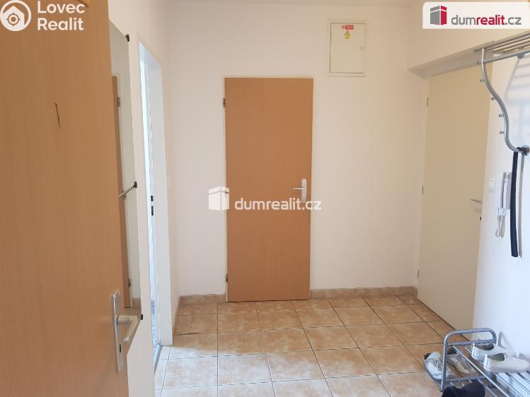 Pronájem bytu 2+KK Praha 18, Chotěšovská č. 10