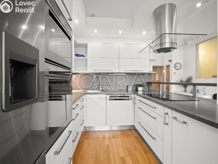 Продажа квартиры 4+KK Beroun, Na Golfu 930 č. 5