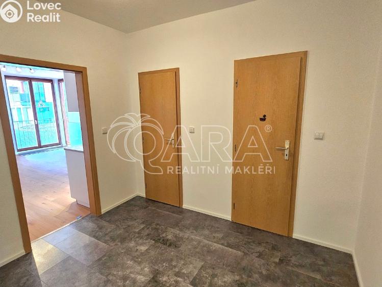 Pronájem bytu 3+KK Beroun, U Židovského hřbitova 1713 č. 13