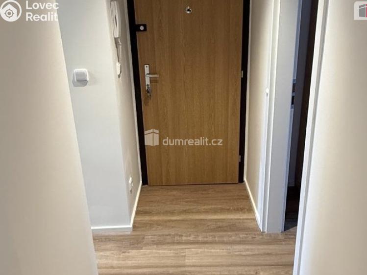 Pronájem bytu 3+KK Praha 12, Angelovova č. 4