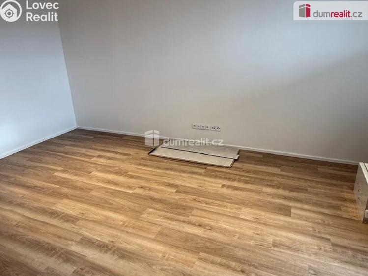 Pronájem bytu 3+KK Praha 12, Angelovova č. 8