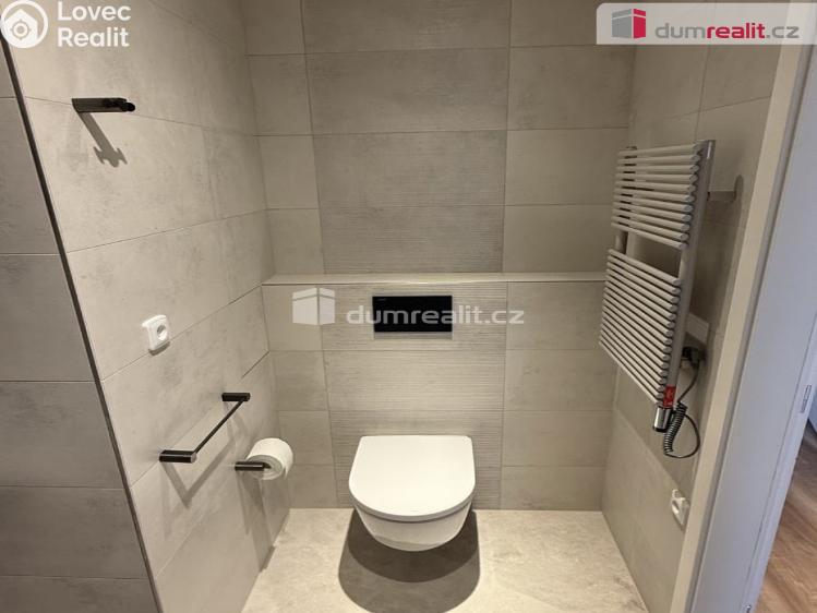 Pronájem bytu 3+KK Praha 12, Angelovova č. 9