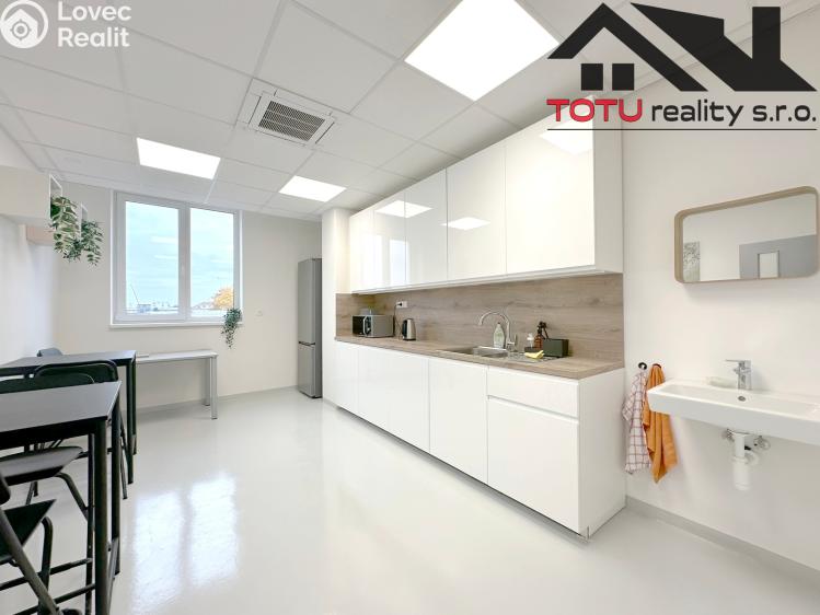 Rent office space Jaroměř, Jezbinská č. 9