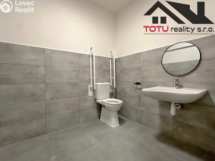 Rent office space Jaroměř, Jezbinská č. 11