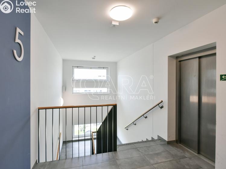 Pronájem bytu 1+KK Praha, Karla Guta 1673/3 č. 15