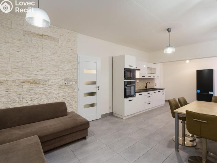 Prodej bytu 2+KK Praha, Třinecká 769 č. 1