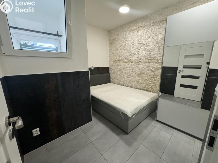 Prodej bytu 2+KK Praha, Třinecká 769 č. 22