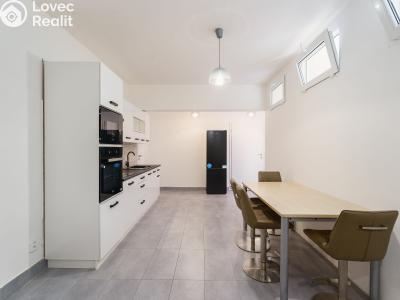 Prodej bytu 2+KK Praha, Třinecká 769 č. 1