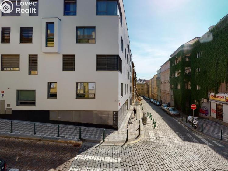 Pronájem bytu 1+KK Praha, Donská 176/13 č. 7