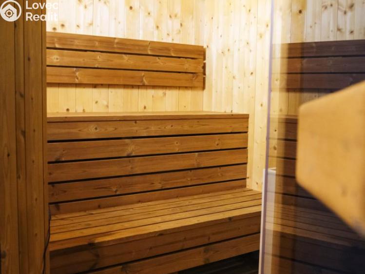 Pronájem obchodního prostoru Praha, Korunní č. 8