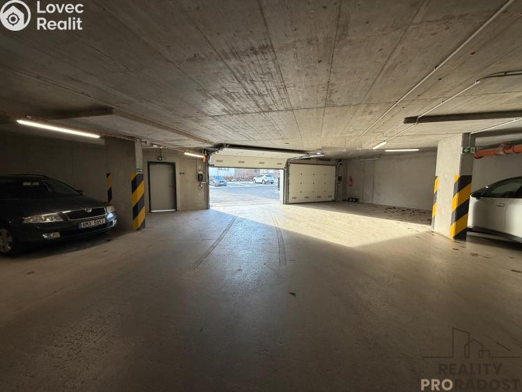 Pronájem garážového stání Olomouc, Aloise Rašína 345/8 č. 4