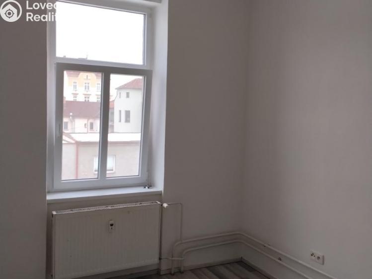 Pronájem bytu 1+KK Plzeň, Antonína Uxy č. 2