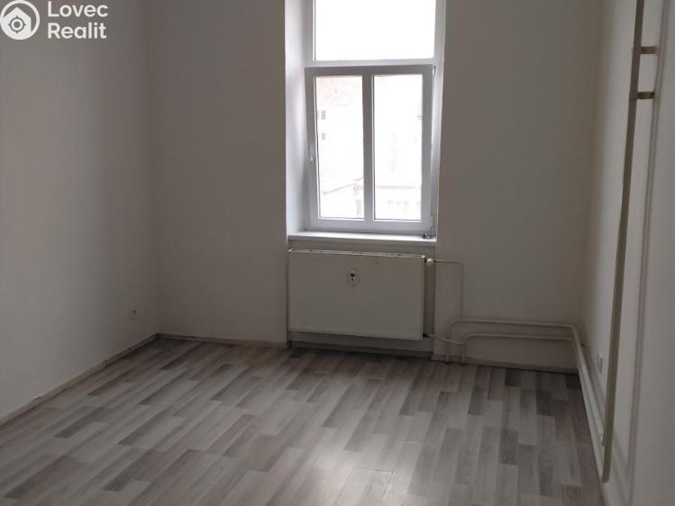 Pronájem bytu 1+KK Plzeň, Antonína Uxy č. 3