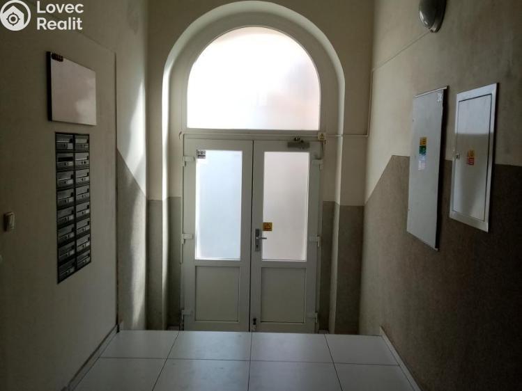 Pronájem bytu 1+KK Plzeň, Antonína Uxy č. 8